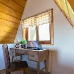 Ciwers Z Balia W Ogrodzie Na Wylacznosc Апартаменты